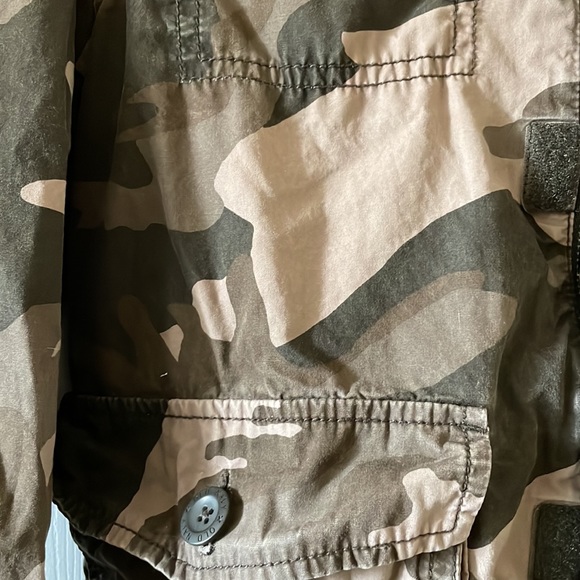 Old Navy Kids camouflage spring autumn light jacket cargo pockets army - Picture 2 of 8